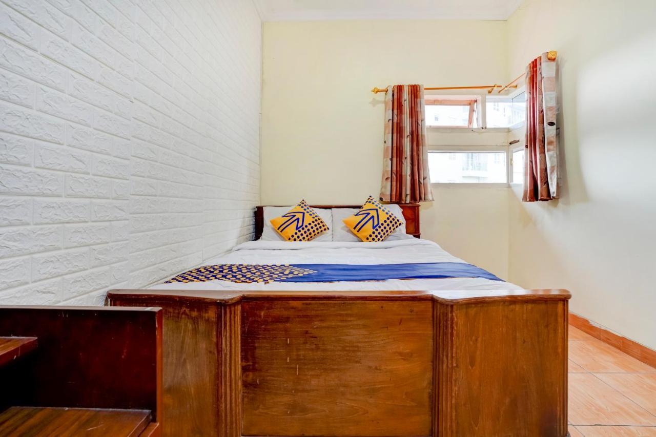 Radio Backpacker Guesthouse Syariah Bandung Exterior photo